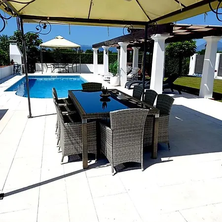 Maslina Villa *