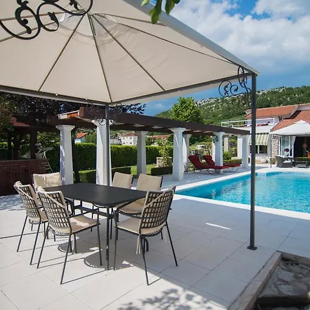 Villa Maslina